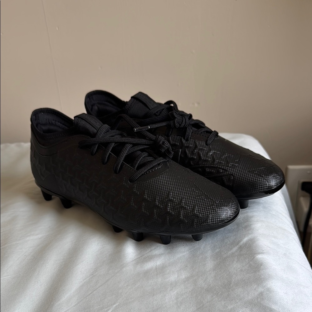 Under Armour Men's Black Soccer Cleats